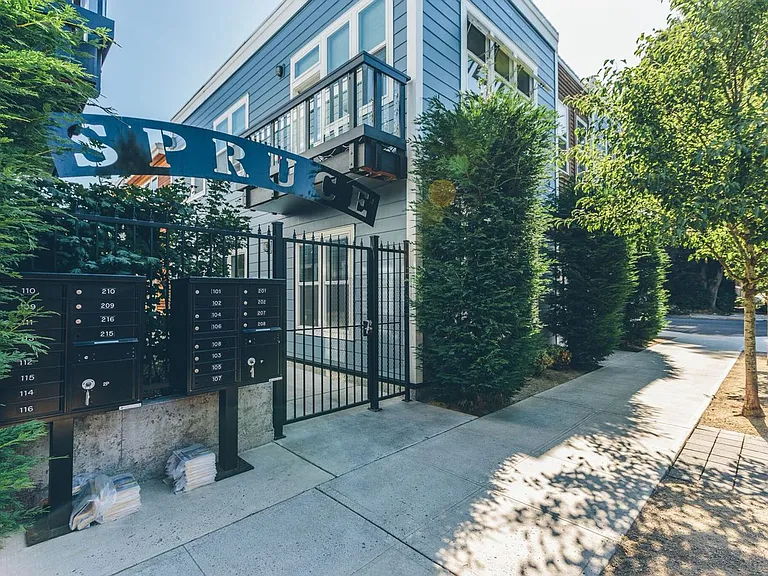 1100 & 1120 SE Sherman St — Photo 10