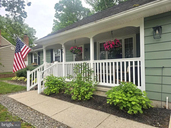 26 Bedford Ter, Turnersville, NJ 08012