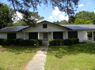 231 Periwinkle Ln, Ozark, AL 36360