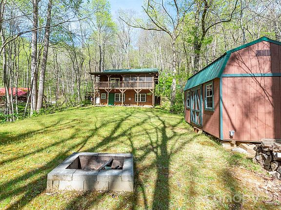 3rd image of 196 Friar Tuck Ln