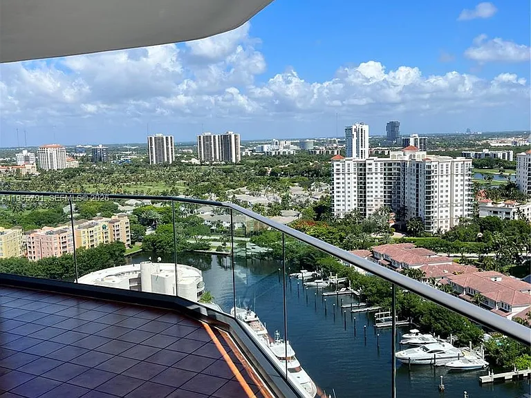 19707 Turnberry Way #24A — Photo 3