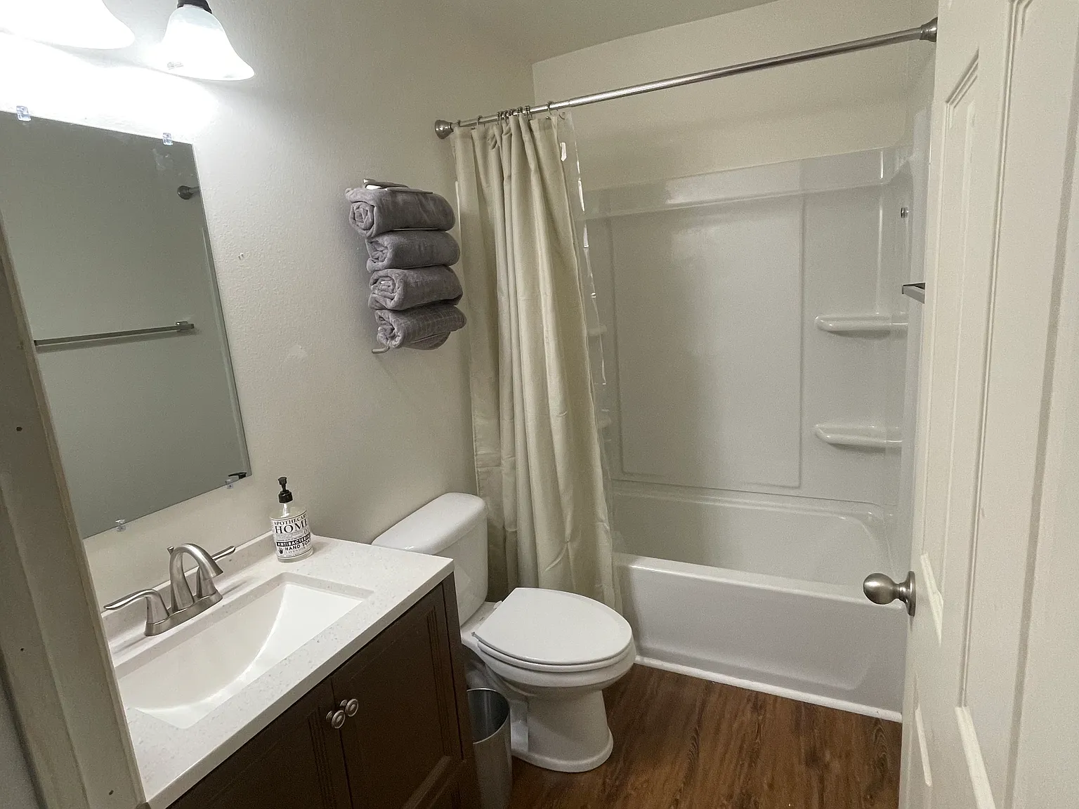 2 bed, 750 sqft, $1,700 — Photo 4