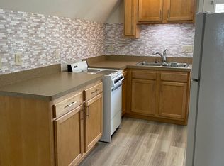 206 W Walnut St APT B, Nappanee, IN 46550