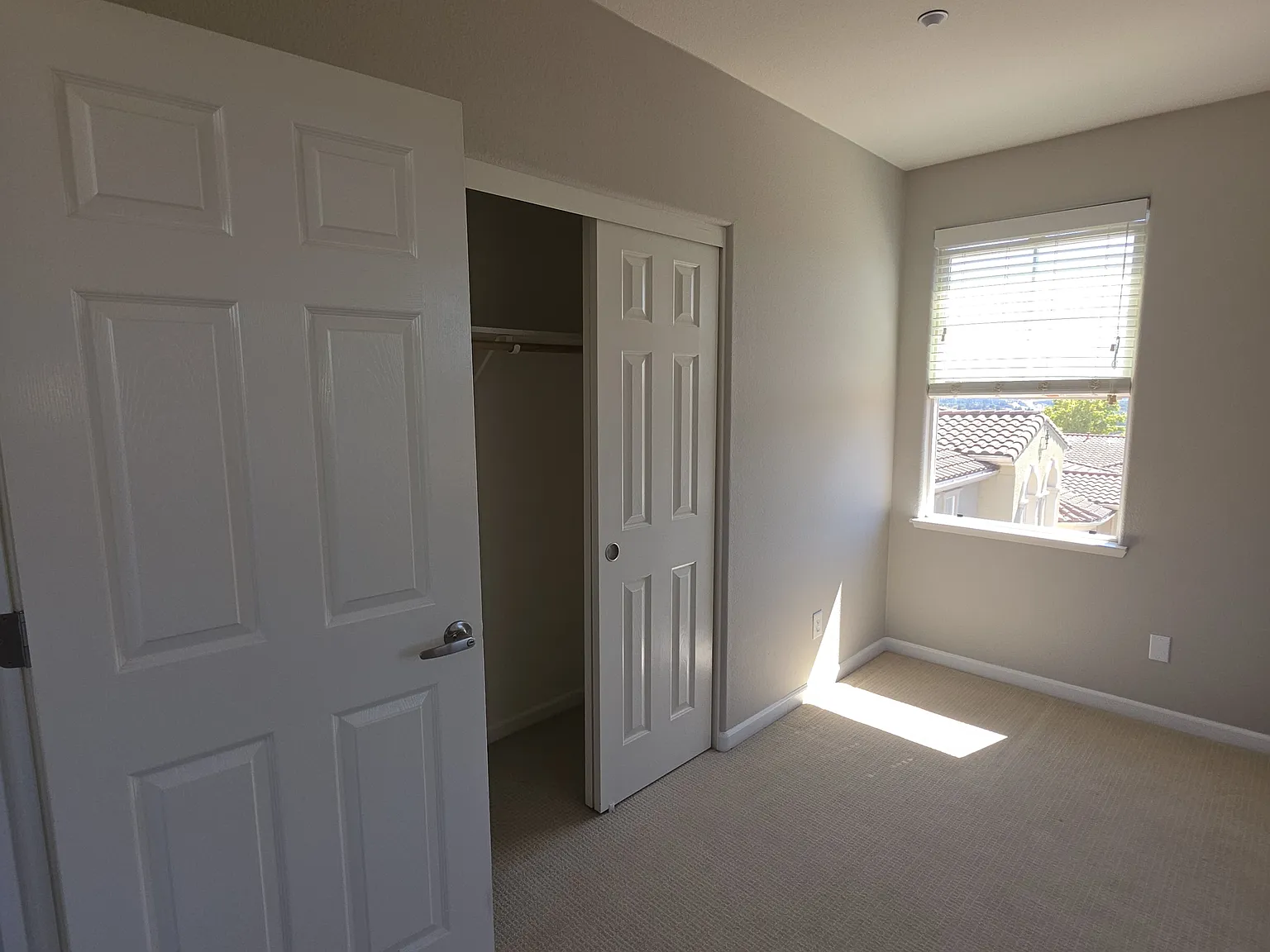 388 Adeline Ave — Photo 2