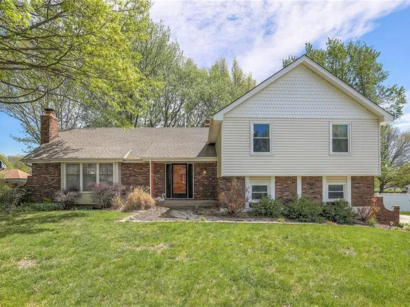 103 N Murphy Dr, Raymore, MO 64083