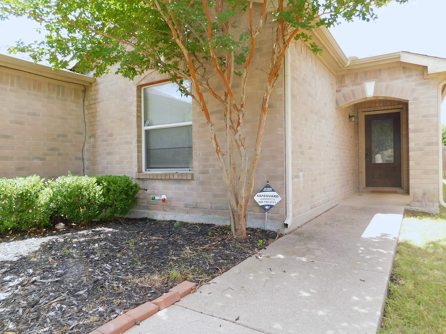 4 bed, 1873 sqft, $2,225 — Photo 4