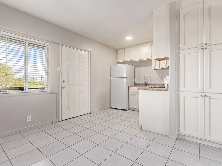 769 E. Pierce St. — Photo 4