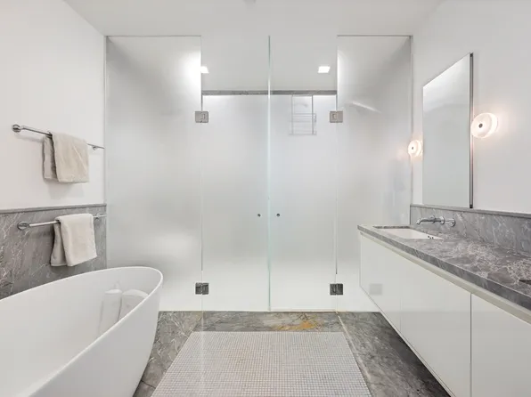 21 East 12th Street image 10 of 19