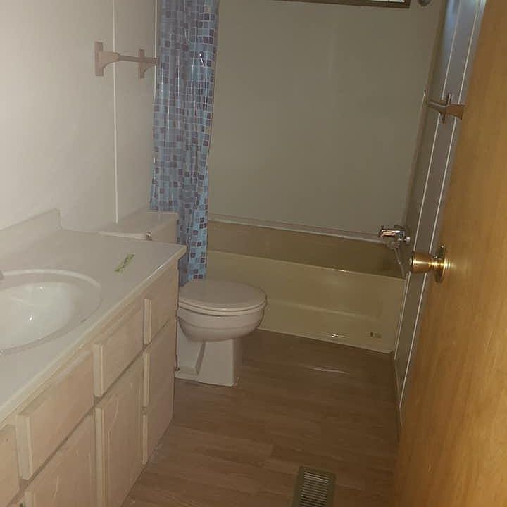 2nd image of 421464 E 1149 Rd