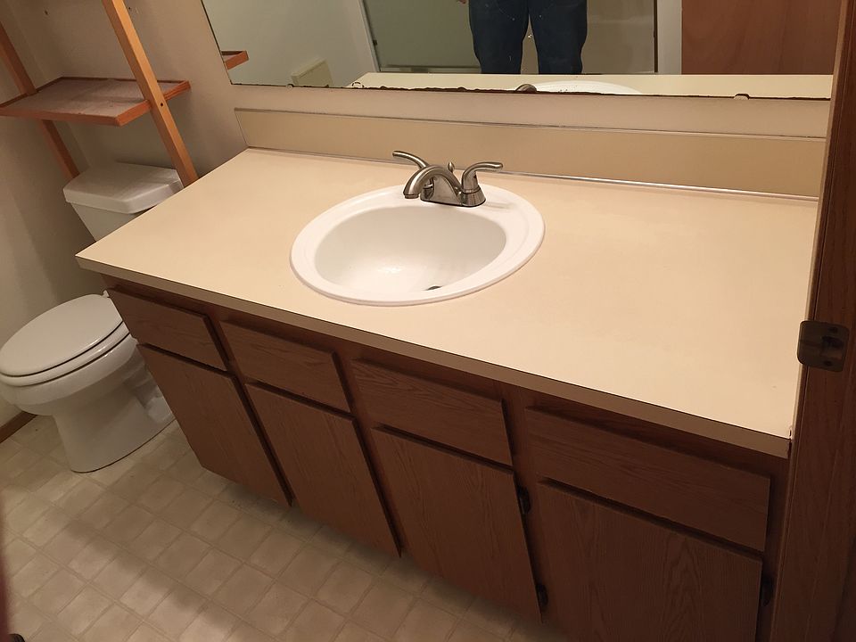Upstairs-full bathroom