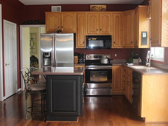 5th image of 223 Creek Walk Dr