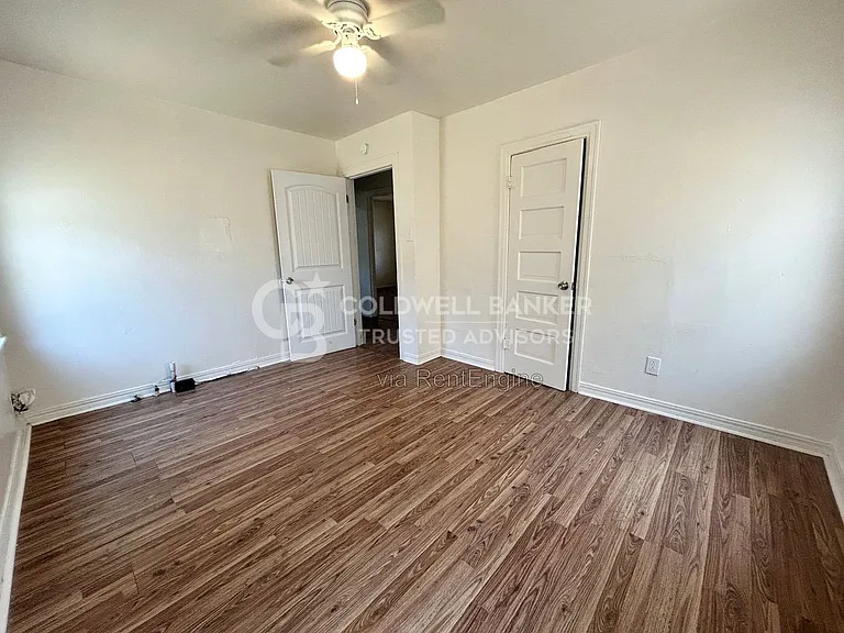 114 Avenue V — Photo 8