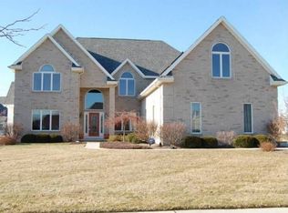 8757 Kellie Ln, Sylvania, OH 43560