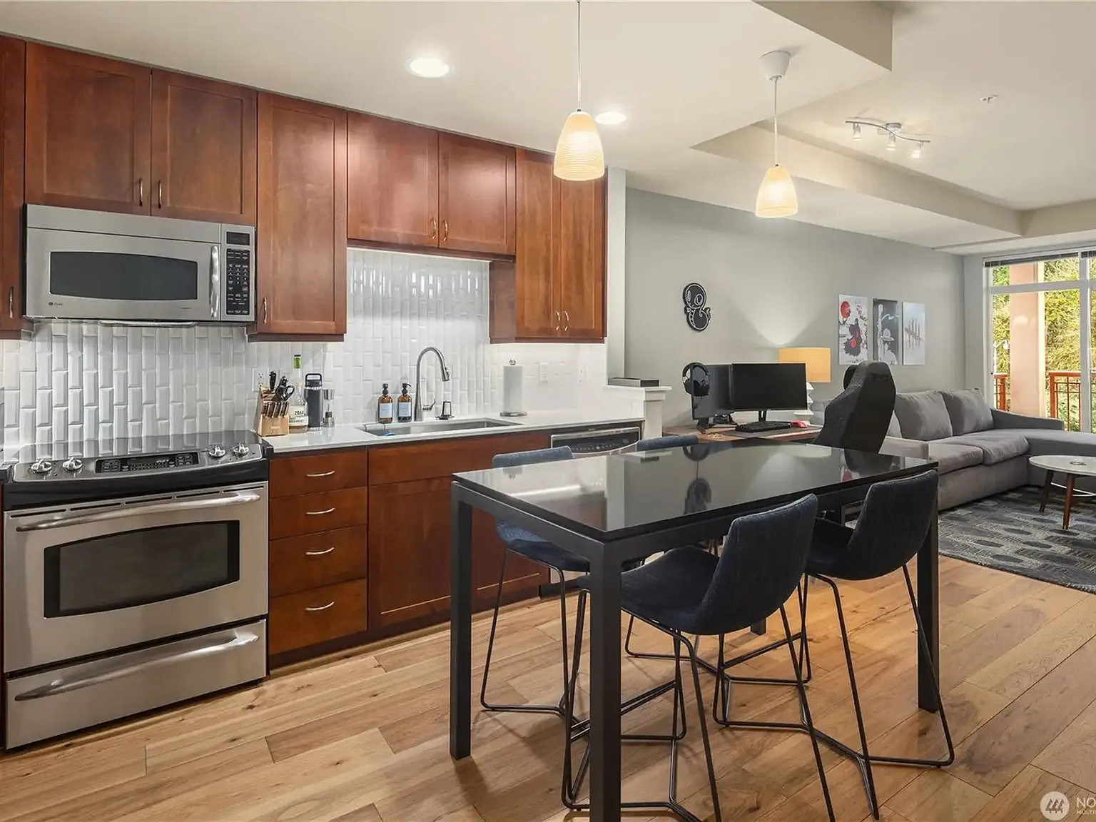 1 bed, 759 sqft, $2,950 — Photo 3