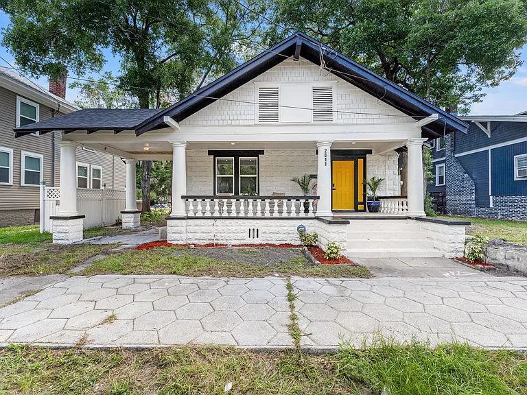 2811 N Market St — Photo 22