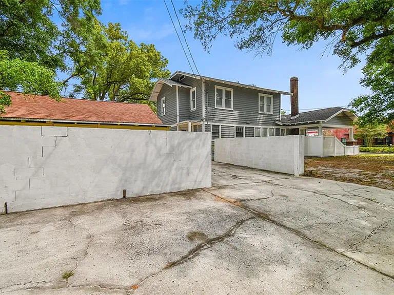 6810 N Navin Ave — Photo 75