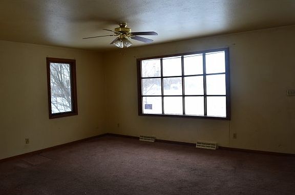 5th image of 170 Hone St