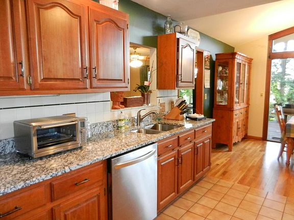 4th image of 1630 Forest Cir