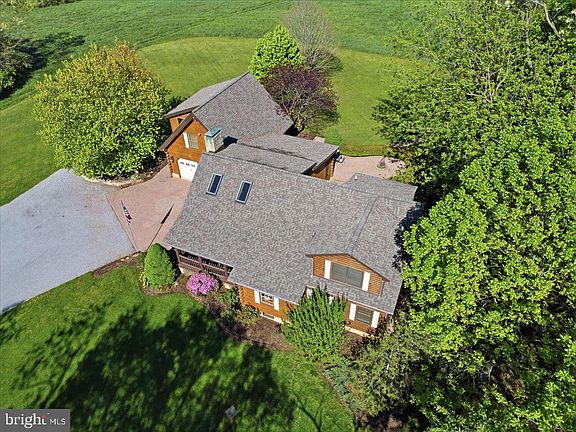 3rd image of 14122 Mercersburg Rd