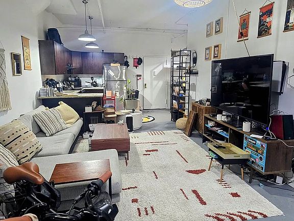 2nd image of 315 Berry St Floor 7