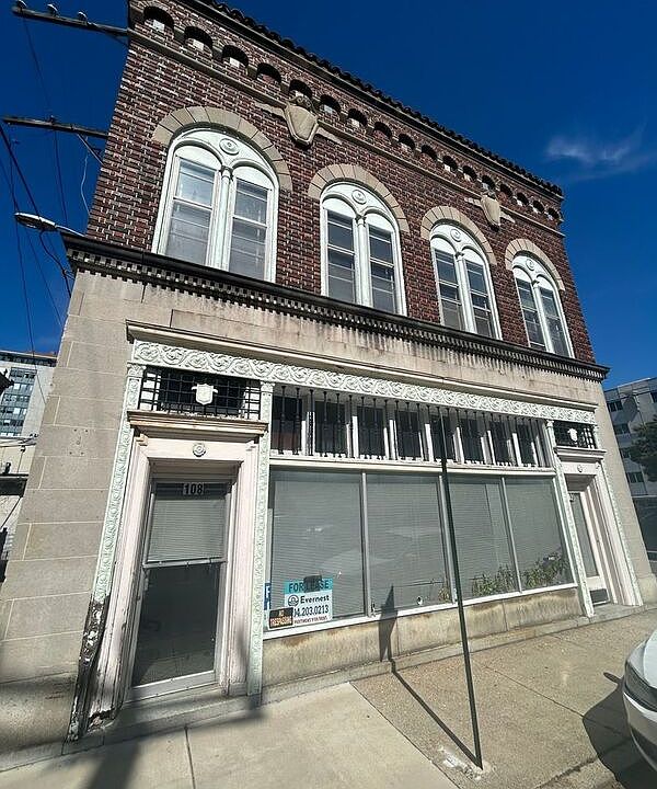 1st image of 108 N Jefferson St APT B