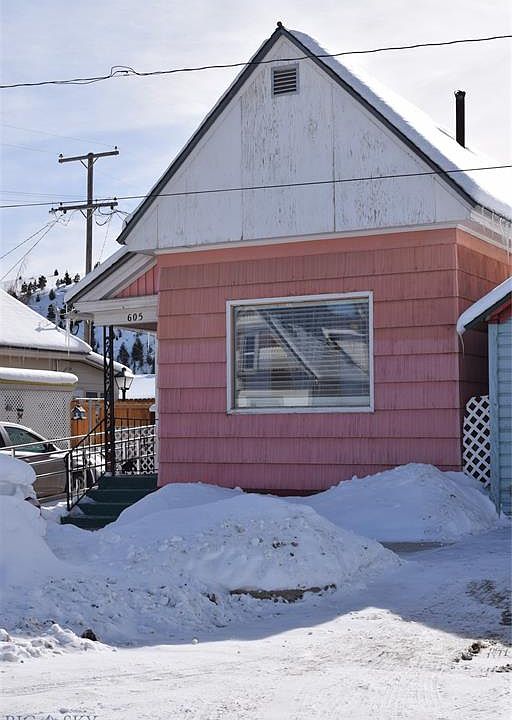2nd image of 605 E 5th St