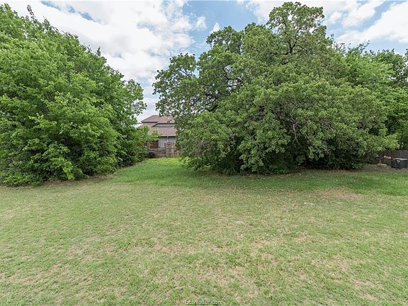 2nd image of 1014 Sanctuary Ct
