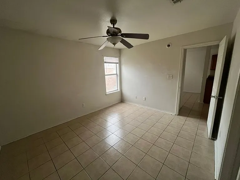 3408 Barcelona Dr — Photo 8