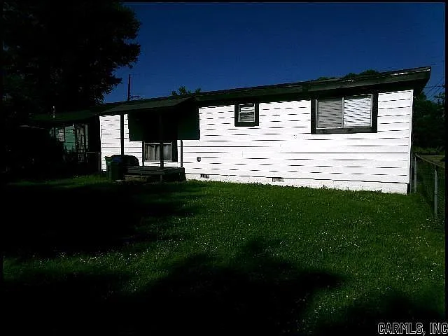 814 N G St — Photo 25