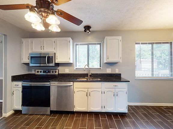 3rd image of 5186 Riverwatch Dr