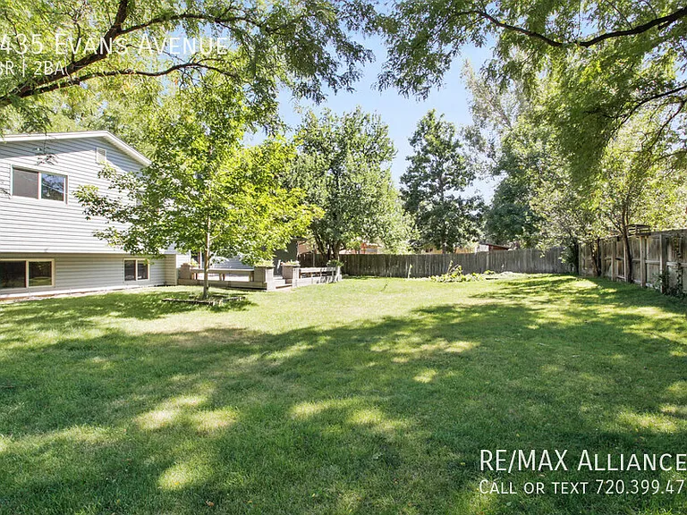 2435 Evans Ave — Photo 23