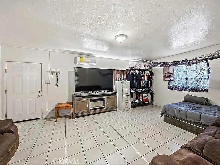 15548 8th St — Photo 2