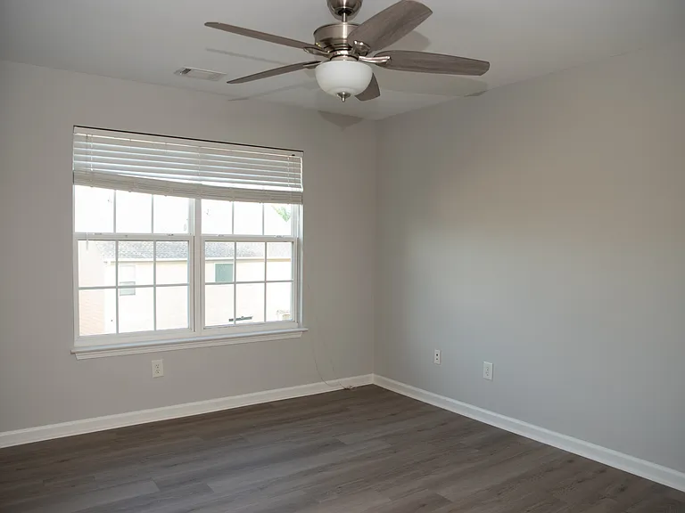 1143 Overview Dr — Photo 15