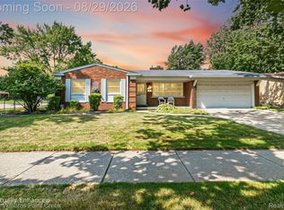 11534 Briarcliff Dr, Warren, MI 48093