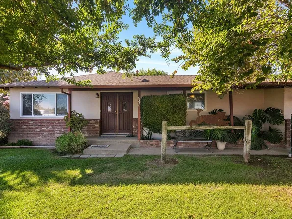 842 S Stearns Rd, Oakdale, CA 95361