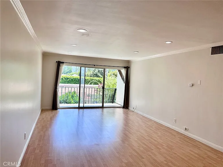 10240 Camarillo St — Photo 2