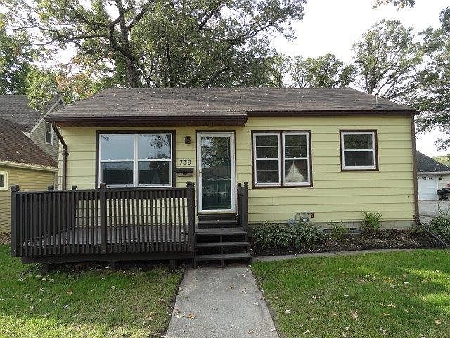 1st image of 739 17th St NE
