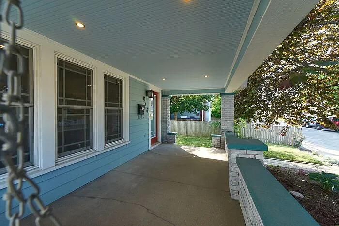 3 bed, 3.0 bath, 2596 sqft, $2,495 — Photo 3