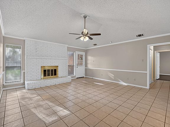 5th image of 828 Haverford Ln