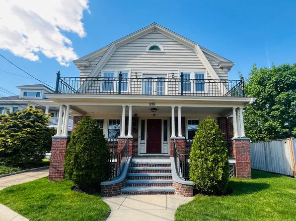 975 Smith St #2, Providence, RI 02908