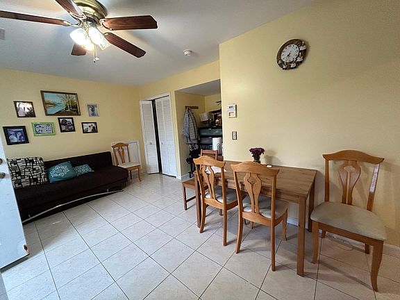 2nd image of 119 Grimsby St #1A