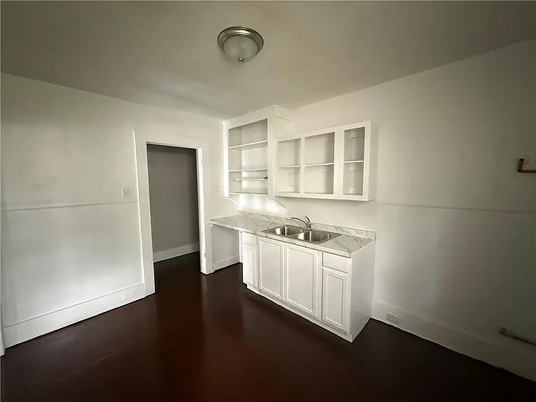 1321 Springhill Trce #B — Photo 4