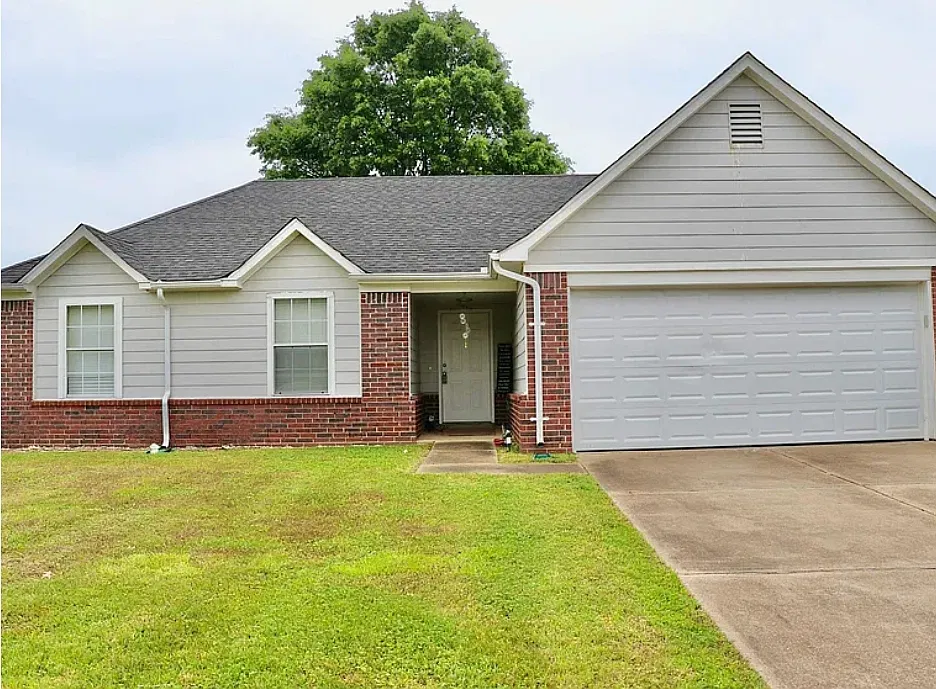 104 W Harmony Dr