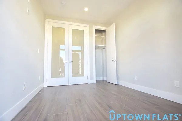 Rented by Uptown Flats LLC | media 21