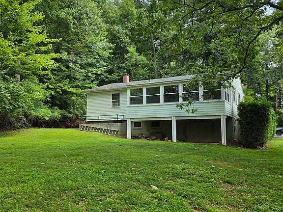 2nd image of 22514 Schoolfield Ct