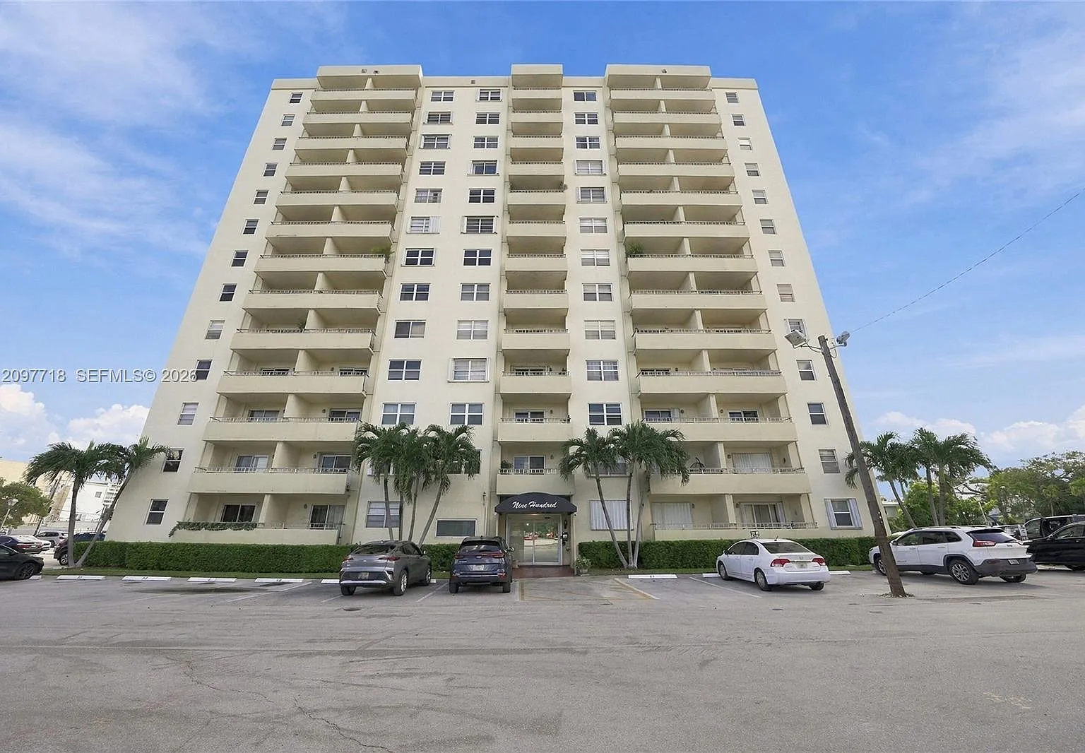 Victoria Park Tower Condo — Photo 1