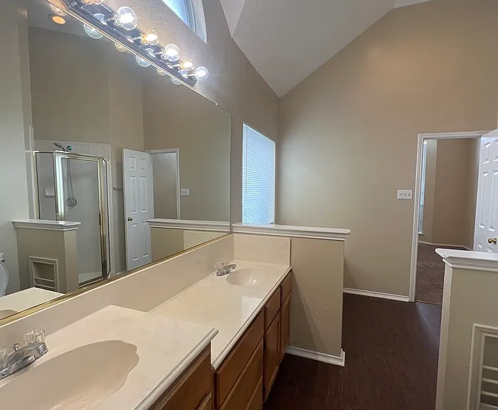 2213 Creek Royal Dr — Photo 11