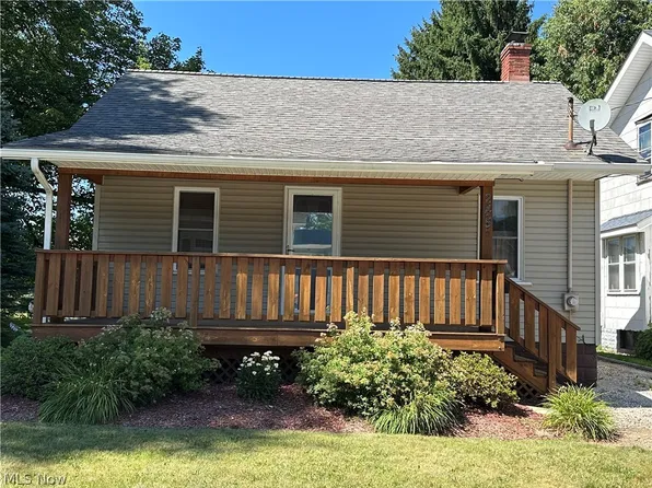 245 Morgan St, Barberton, OH 44203