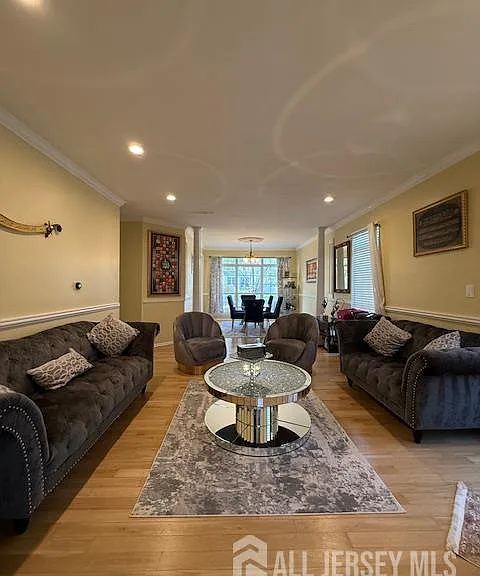 32 Marion Dr — Photo 5