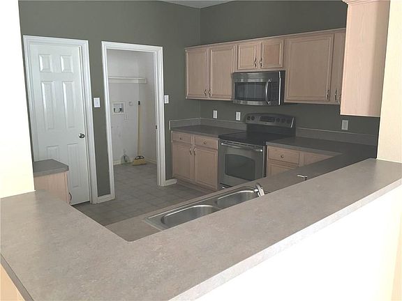 5th image of 1395 Portsmouth Dr